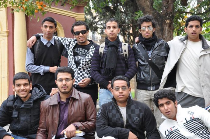 Los ocho primeros estudiantes de Arabia Saudí que van a estudiar en la Hispalens