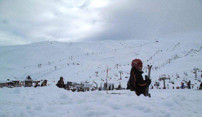 Las últimas nevadas incrementan la superficie esquiable de Sierra Nevada