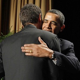 Zapatero y Obama se abrazan en el Desayuno Nacional de Oración