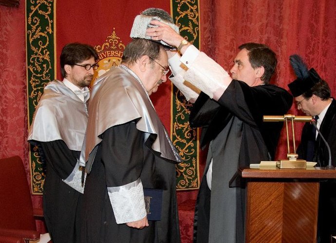 Investidura de Umberto Eco