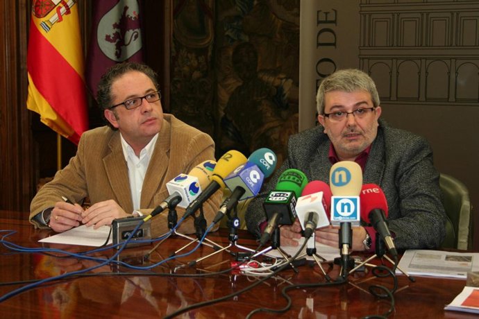  Los Concejales Del Coto Escolar, Agustín Pérez Lamo, Y Limpieza, Parques Y Jard