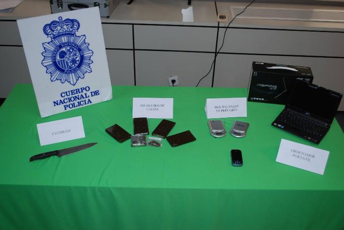 La Policía Nacional desmantela un punto de venta de droga en la capital grancana