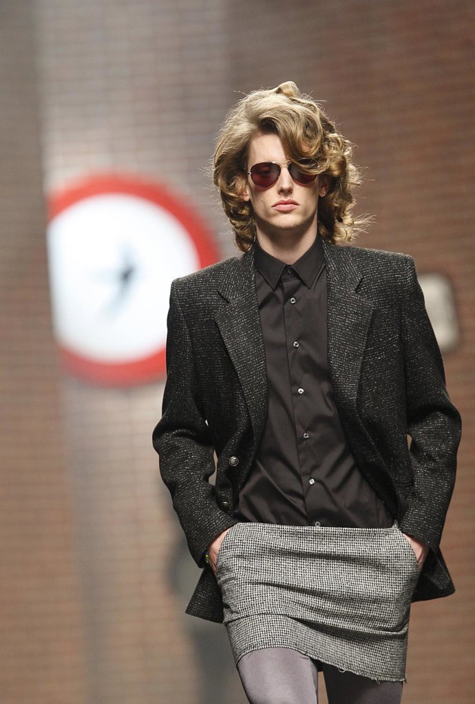 Modelo De Antonio Alvarado En Cibeles