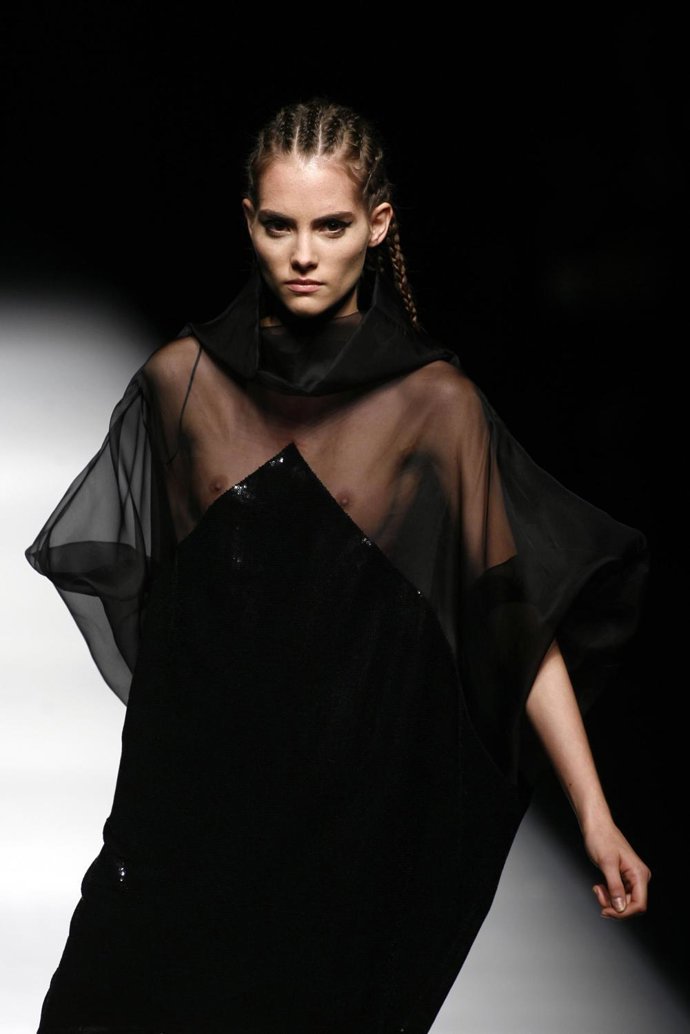 Modelo De José Miró En Cibeles