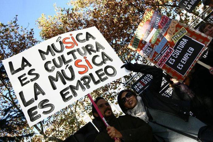 Músicos se manifiestan contra la piratería 