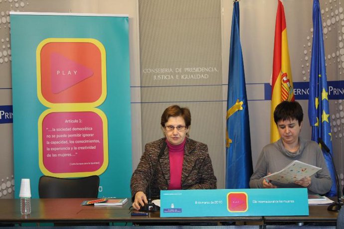 La consejera de Presidencia, Justicia e Igualdad, María José Ramos acompañada de