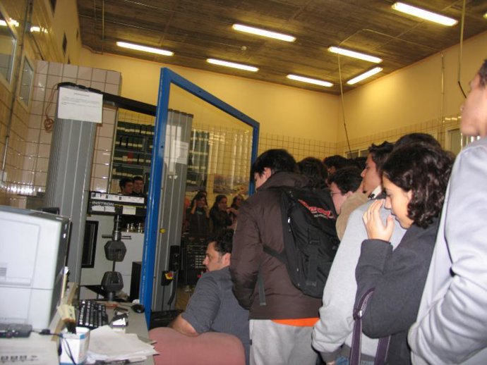 Estudiantes de Bachillerato visitan la ETS de Ingenieros