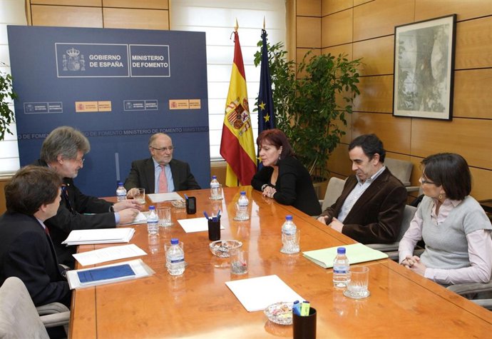 Reunión Entre El Secretario De Estado De Infraestructuras Y La Alcaldesa De Vent