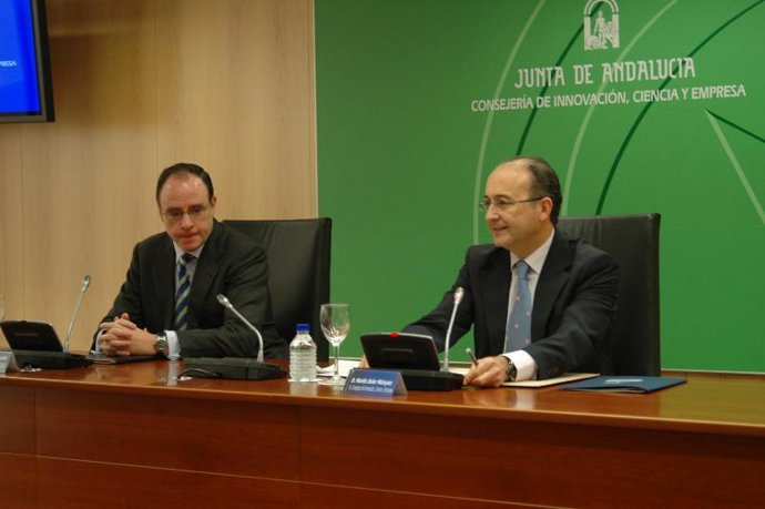 Soler y Ansaldo durante la firma del acuerdo