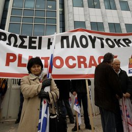 Un Grupo De 150 Sindicalistas Bloquean La Bolsa De Grecia 