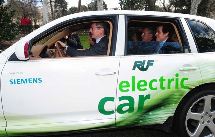 Gallardón Conduce Un 'Smart Grids'