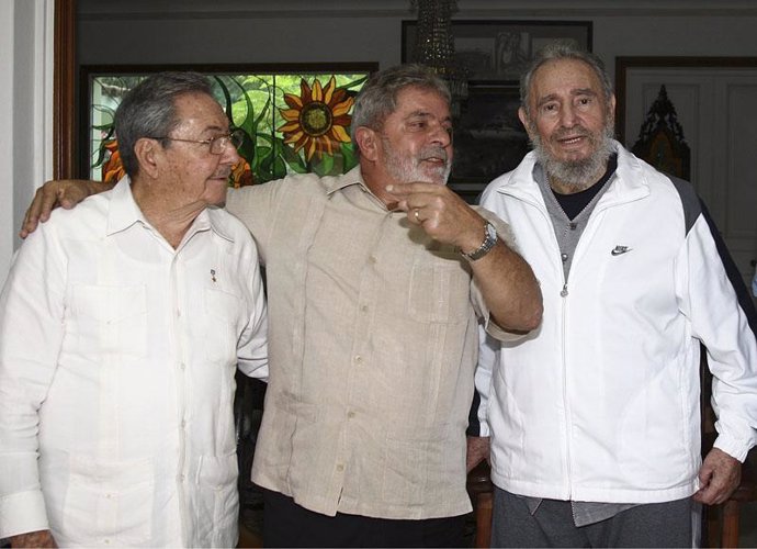 Fidel, Lula y Raúl Castro