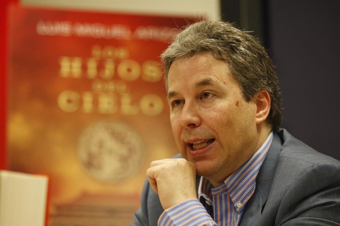 El Periodista Y Biólogo Luis Miguel Ariza