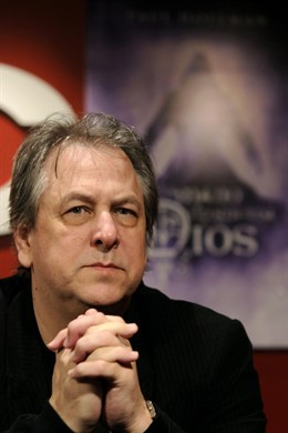 El Escritor Británico Paul Hoffman