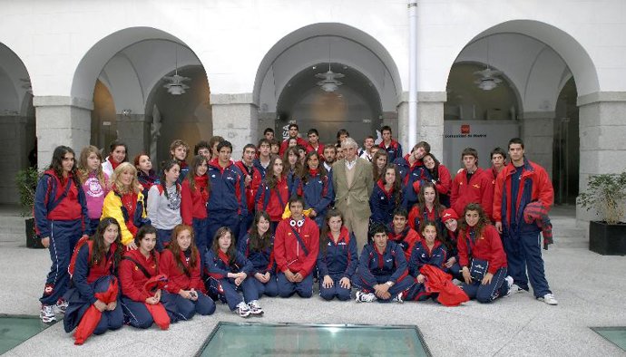 Halffter se reúne con una delegación de chilenos