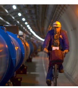 Un Investigador Del CERN En Bici