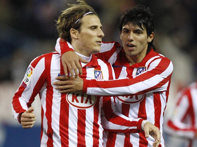 Agüero y Forlán guían a un gran Atlético