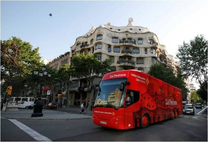 El Bus Caixa Catalunya divulga el arte modernista en toda Andalucía