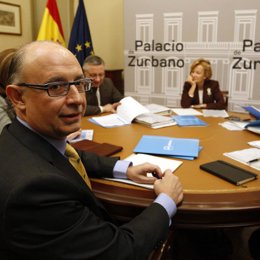 Cristobal Montoro Con Elena Salgado Y José Blanco En La Reunión Del Pacto De Eco