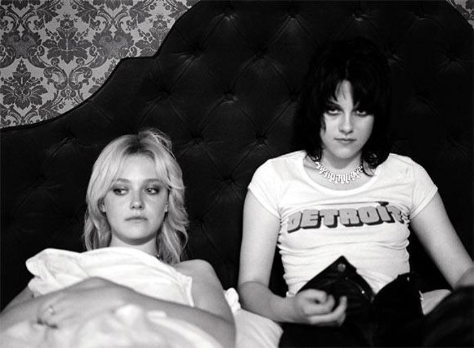 Kristen Stewart Y Dakota Fanning En The Runaways