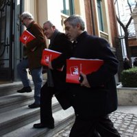 IU lamenta que el Gobierno se niegue a subir impuestos a los ricos