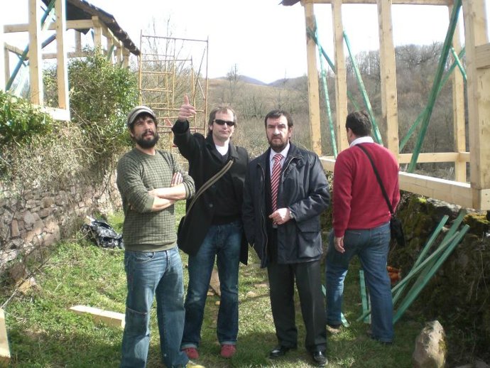 Corpas se reúne con el equipo de rodaje de la película 'Baztan'