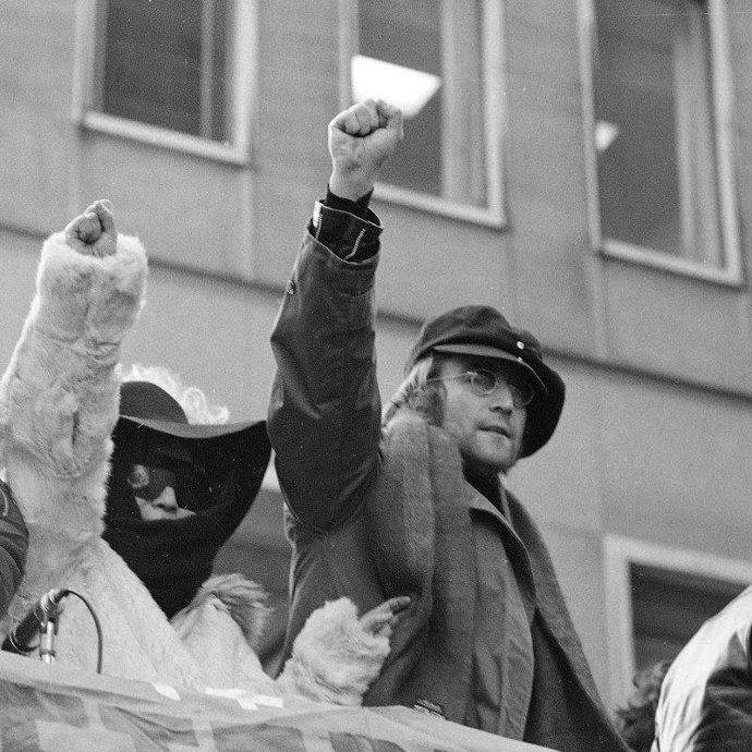 ¿Debería John Lennon anunciar un coche?