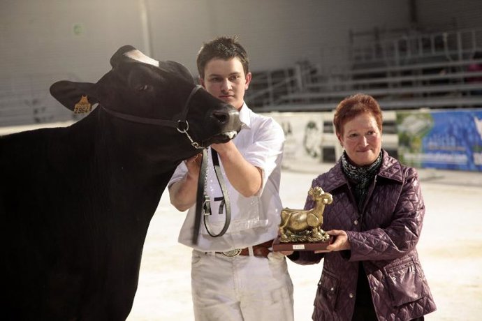 Germán Fernández tras recibir el premio