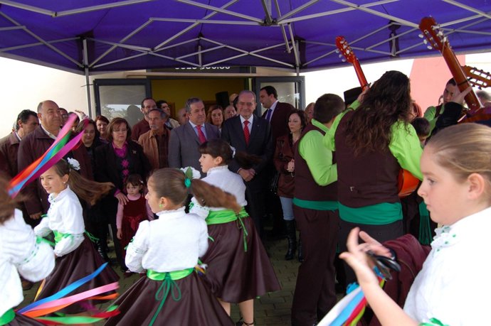 Pendón Y De La Torre Durante La Inauguración