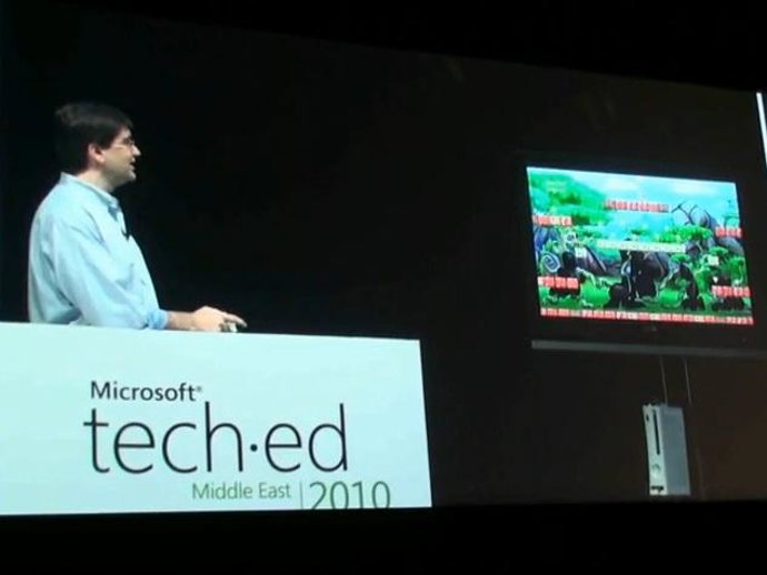 Eric Rudder Juega Al Primer Juego Para PC, Windows Phone Y Xbox 360