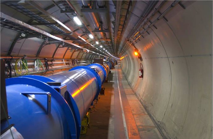 LHC COLISIONADOR DE HADRONES