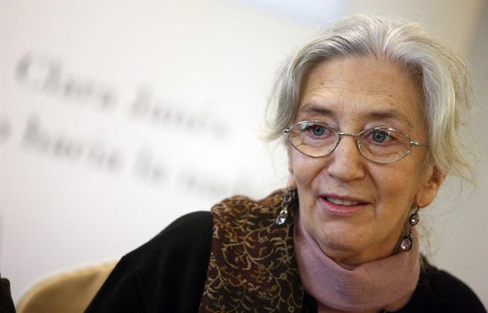 La Escritora Clara Janés