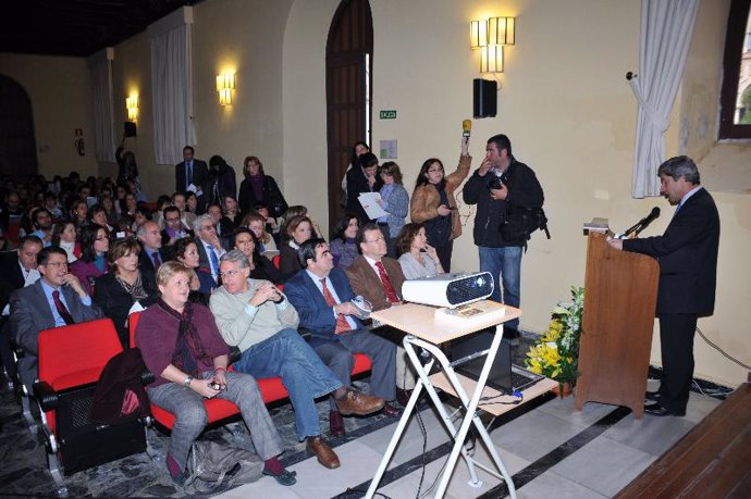 Un momento de la lectura organizada en Córdoba