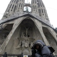 Un total de 220.000 abonados y 120 municipios de Gerona siguen sin luz y sin saber cuándo la restituirán