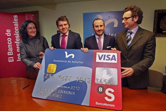Firma Hostelería Asturias con el Banco Herrero. Tarjeta Visa.
