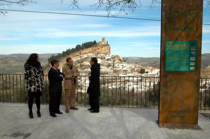 Señalización en japonés en Montefrío