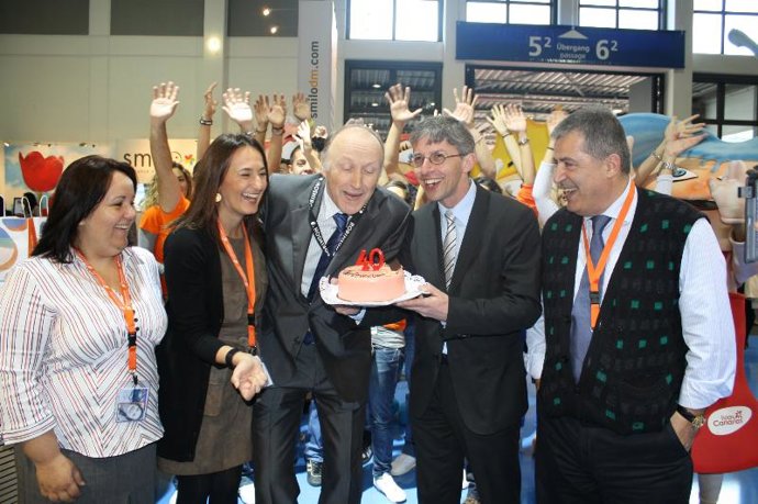 De izquierda a derecha: Doleres González, Agueda Montelongo, Klaus Gengenbach, M