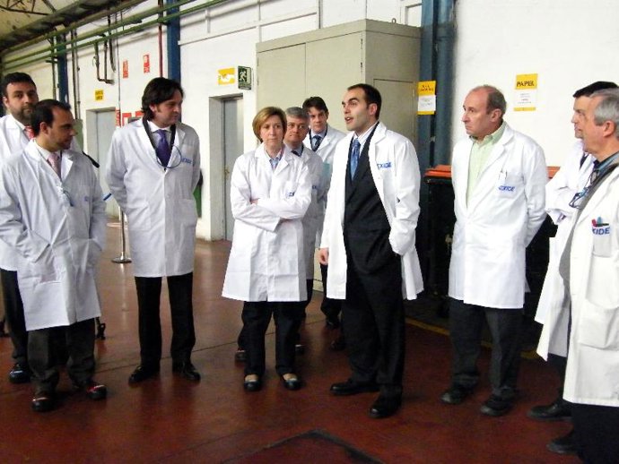 Araújo visita la empresa Exide Technologies