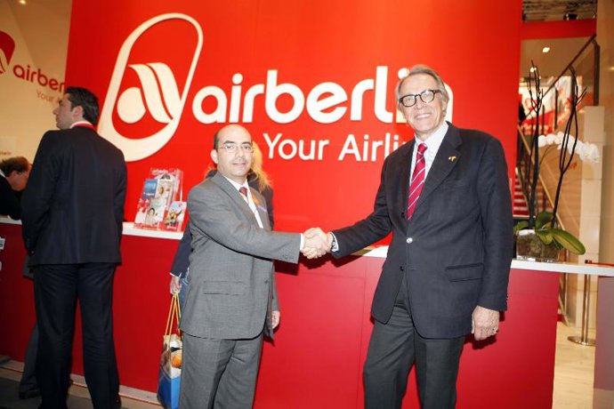 El presidente del Patronato de Turismo de Gran Canaria, Roberto Moreno, y el dir