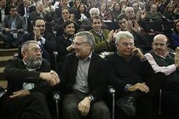 José Blanco saluda a Cándido Méndez durante el congreso del PSOE-A