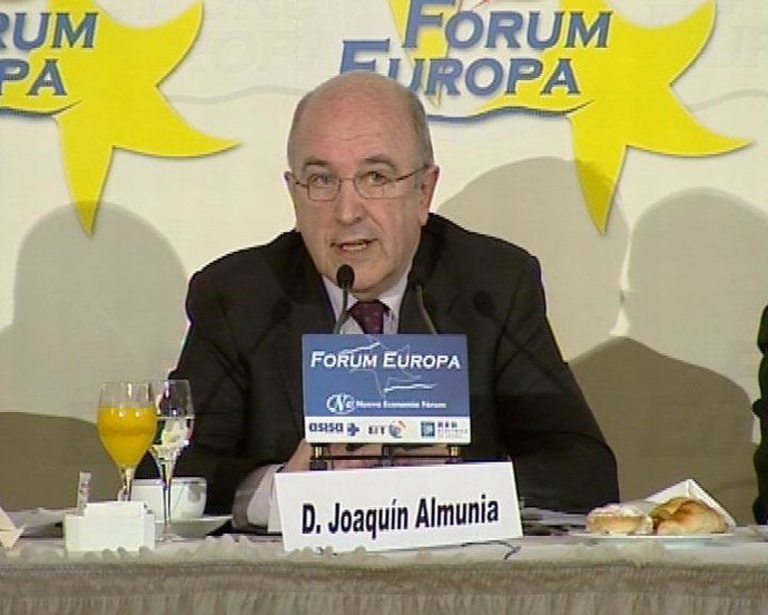 Almunia aboga por reducir impuestos al trabajo