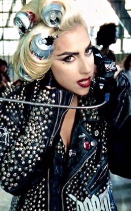 Lady Gaga en el videoclip de 'Telephone'