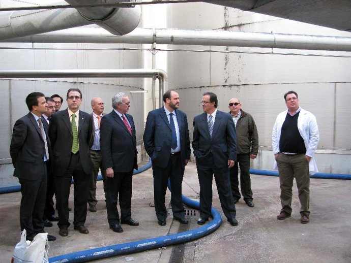 El consejero visita las instalaciones de Félix Solis