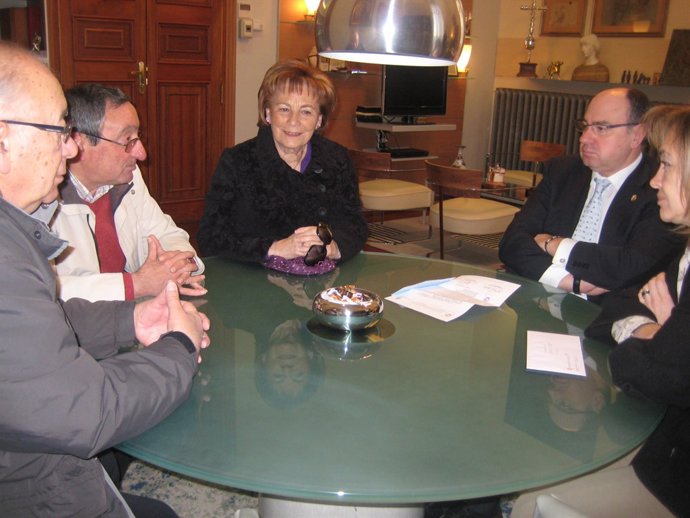 El Presidente De La Diputación De Palencia Con La Nueva Directiva Del CIT