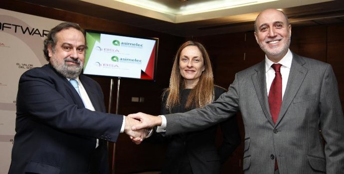 Firma del acuerdo de promoción del software legal entre Asimelec y BSA.