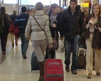 Cientos de viajeros vuelven a casa en tren desde Chamartín para celebrar la festividad de San José junto a sus padres