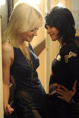 Kristen Stewart Y Dakota Fanning En The Runaways