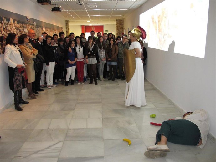 Los Ganadores Del Concurso ¡Viva La Pepa! Durante La Visita