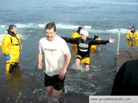 Nadar en un tanque con tiburones o crear un nuevo sabor de helado por la fibra óptica de Google