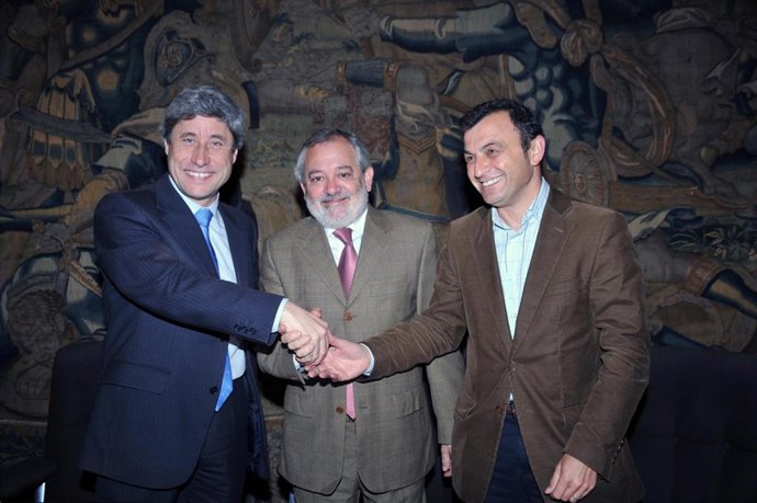 Firma Del Acuerdo Sobre Caballerizas